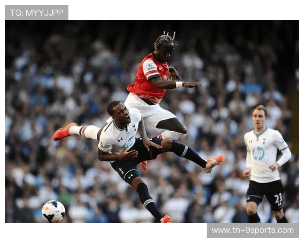 英超争夺激烈，比分3-2，比赛关键数据：两队射门次数相当，控球率悬殊